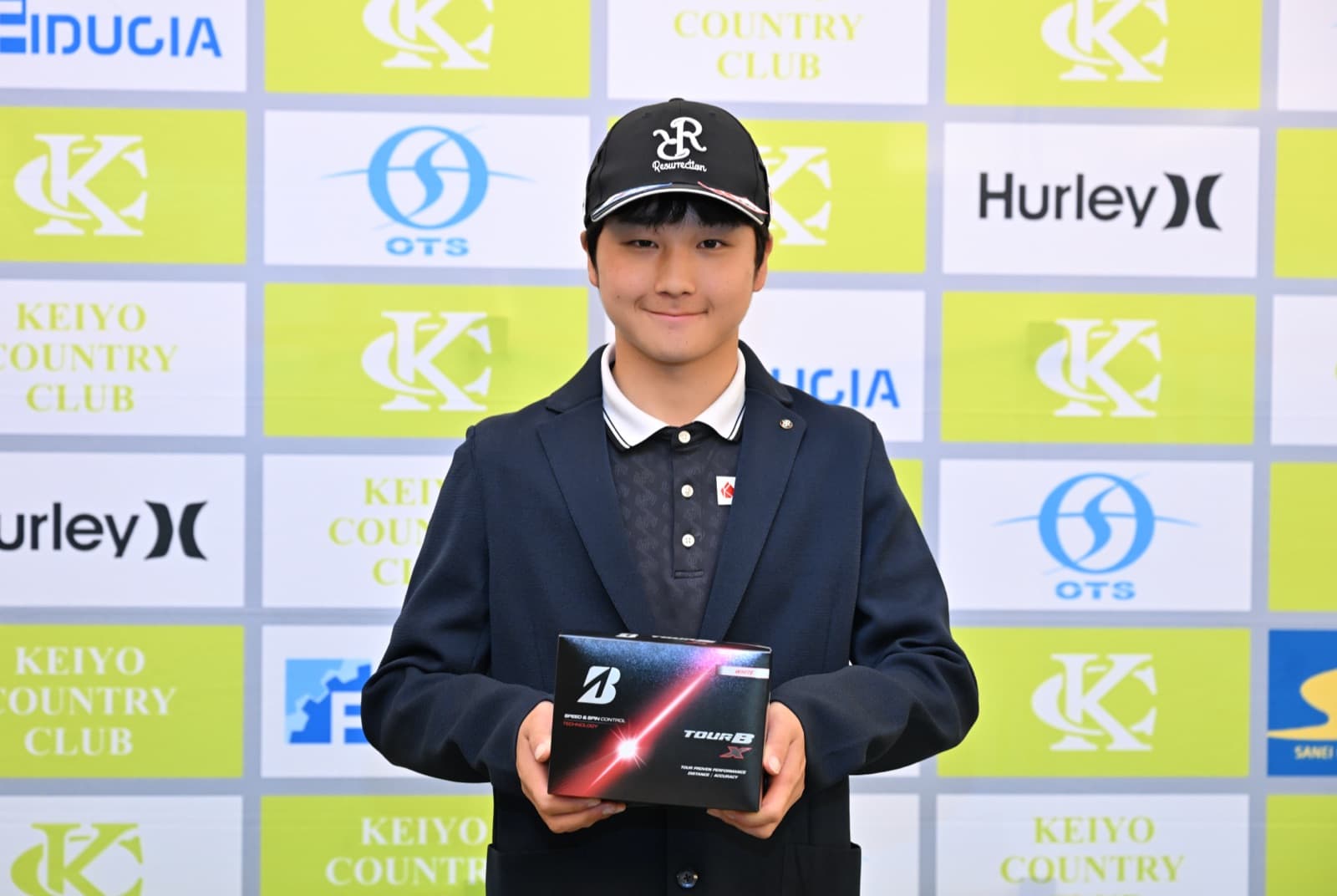 ベストアマチュアを受賞した大久保友貴選手